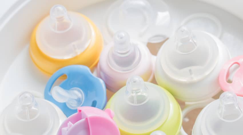 Baby feeding equipment: bottles and teats Baby feeding equipment: bottles and teats