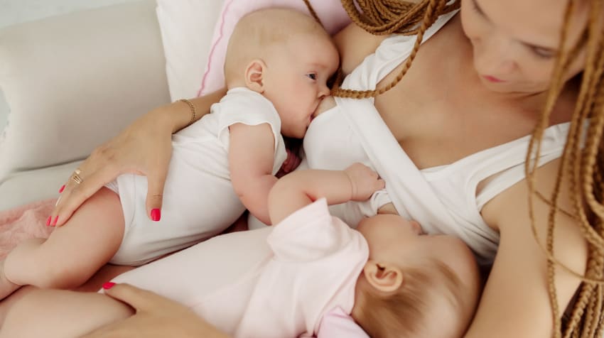 breastfeed-after-c-section-body_2_850.jpg mother-breastfeeding-twins-after-c-section