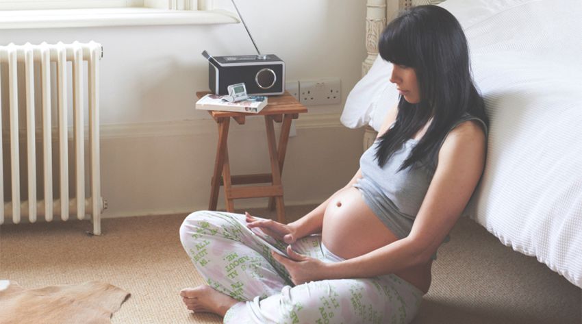 inline_850_week-19 pregnant-mother-sitting