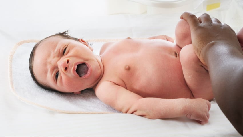 topping-and-tailing-body_850-1.jpg baby getting a toppings bath